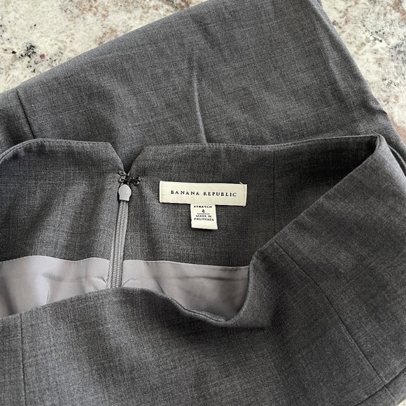 BR Wool Pencil Skirt - Picture 9 of 10